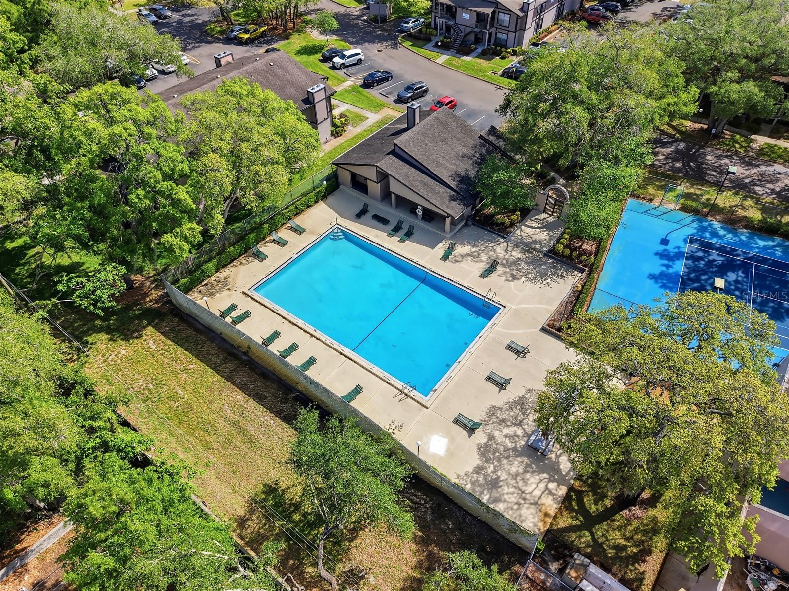 4022 TUMBLE WOOD TRL #201, TAMPA, FL, 33613