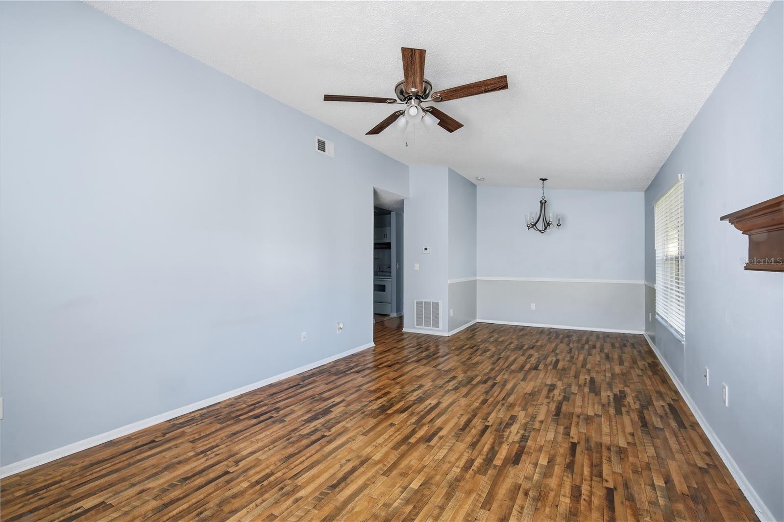 4022 TUMBLE WOOD TRL #201, TAMPA, FL, 33613