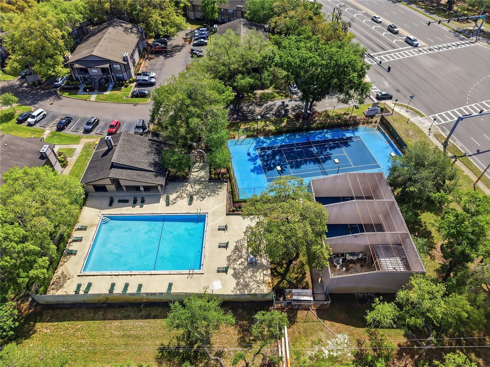 4022 TUMBLE WOOD TRL #201, TAMPA, FL, 33613