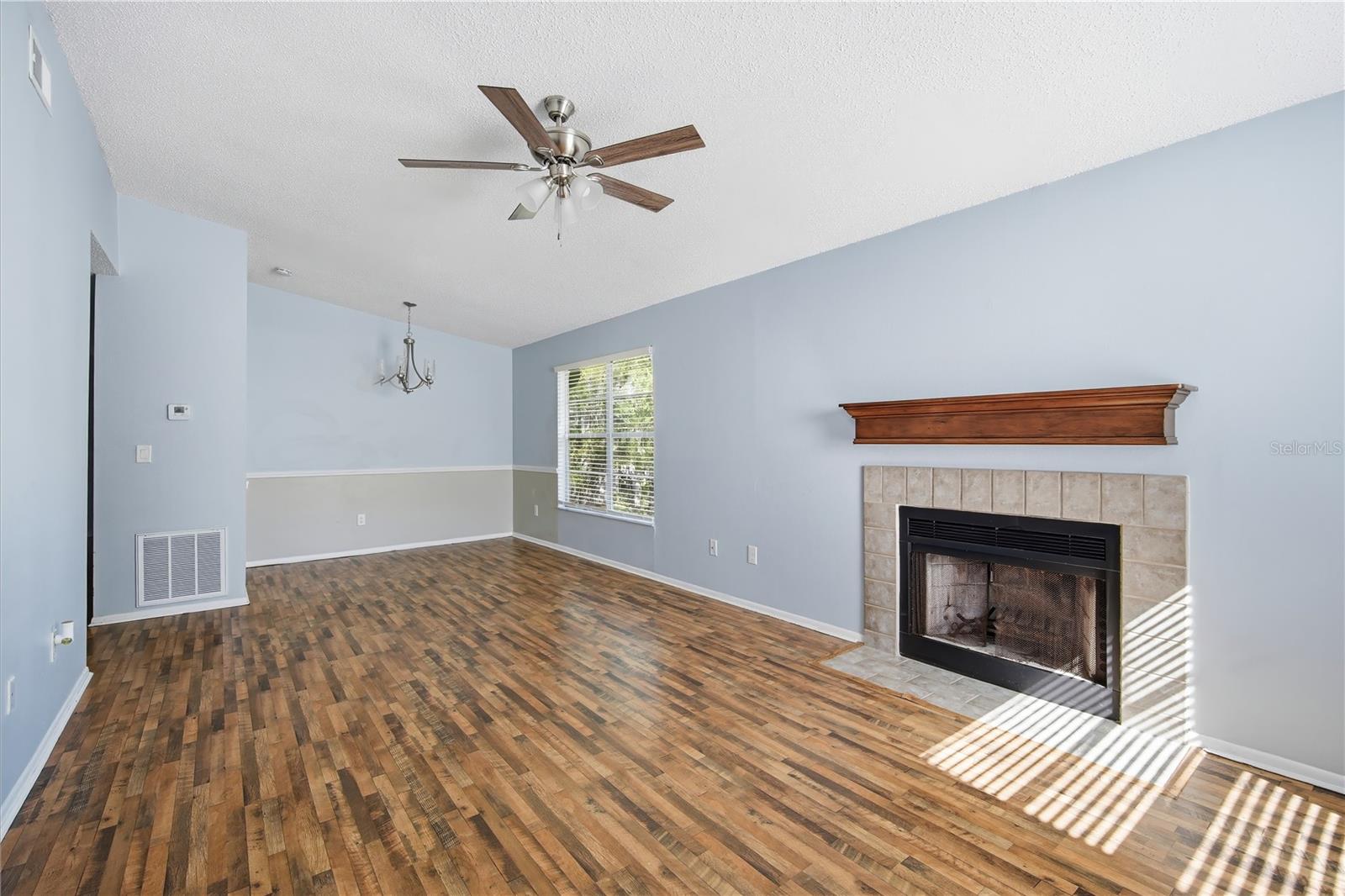 4022 TUMBLE WOOD TRL #201, TAMPA, FL, 33613