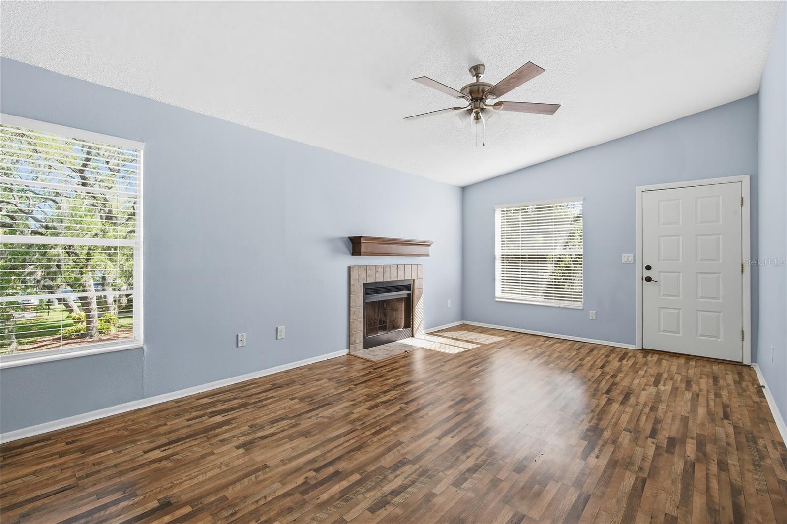 4022 TUMBLE WOOD TRL #201, TAMPA, FL, 33613