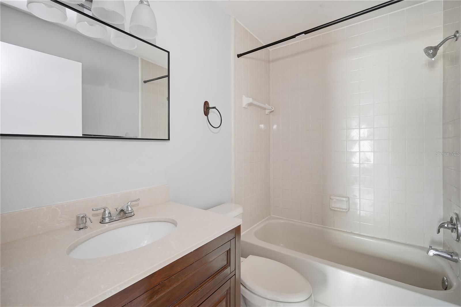 4022 TUMBLE WOOD TRL #201, TAMPA, FL, 33613