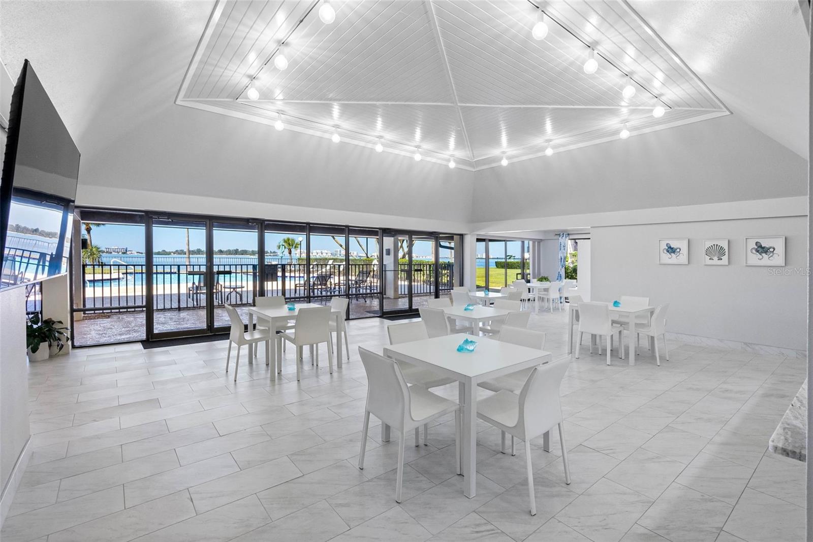 100 OAKMONT LN #203, BELLEAIR, FL, 33756