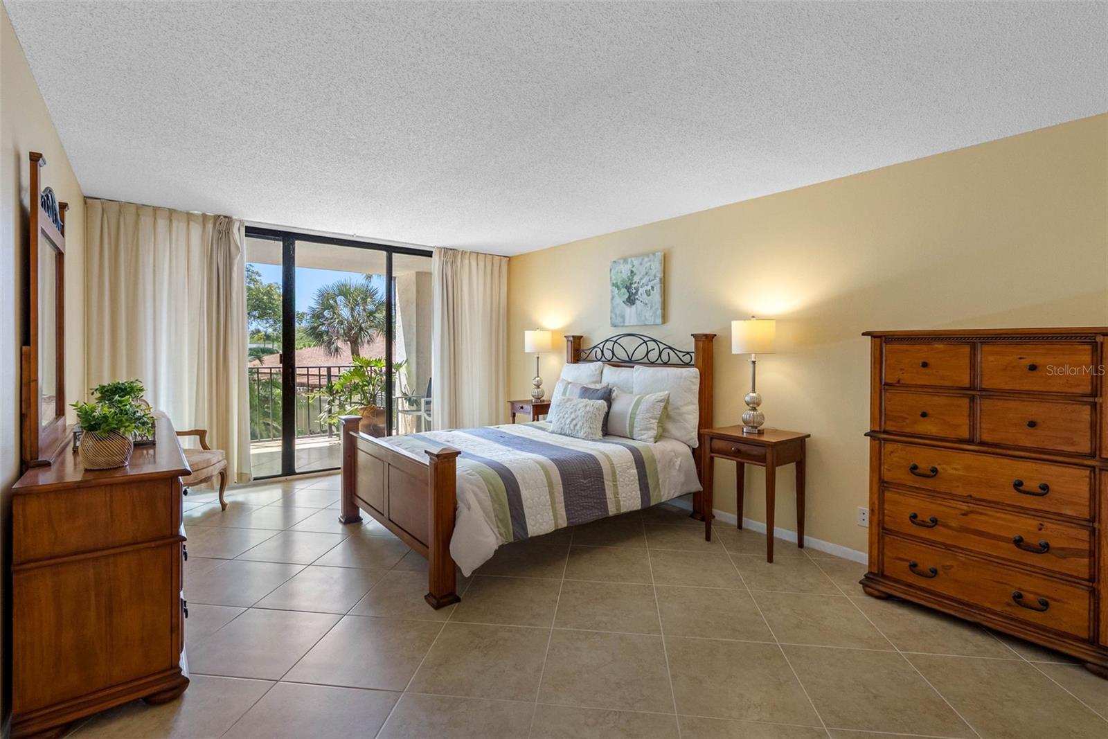 100 OAKMONT LN #203, BELLEAIR, FL, 33756