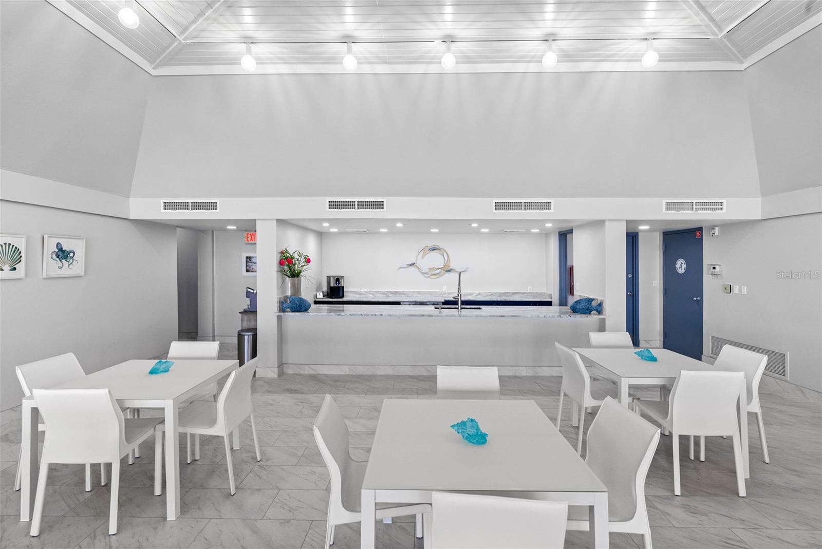 100 OAKMONT LN #203, BELLEAIR, FL, 33756