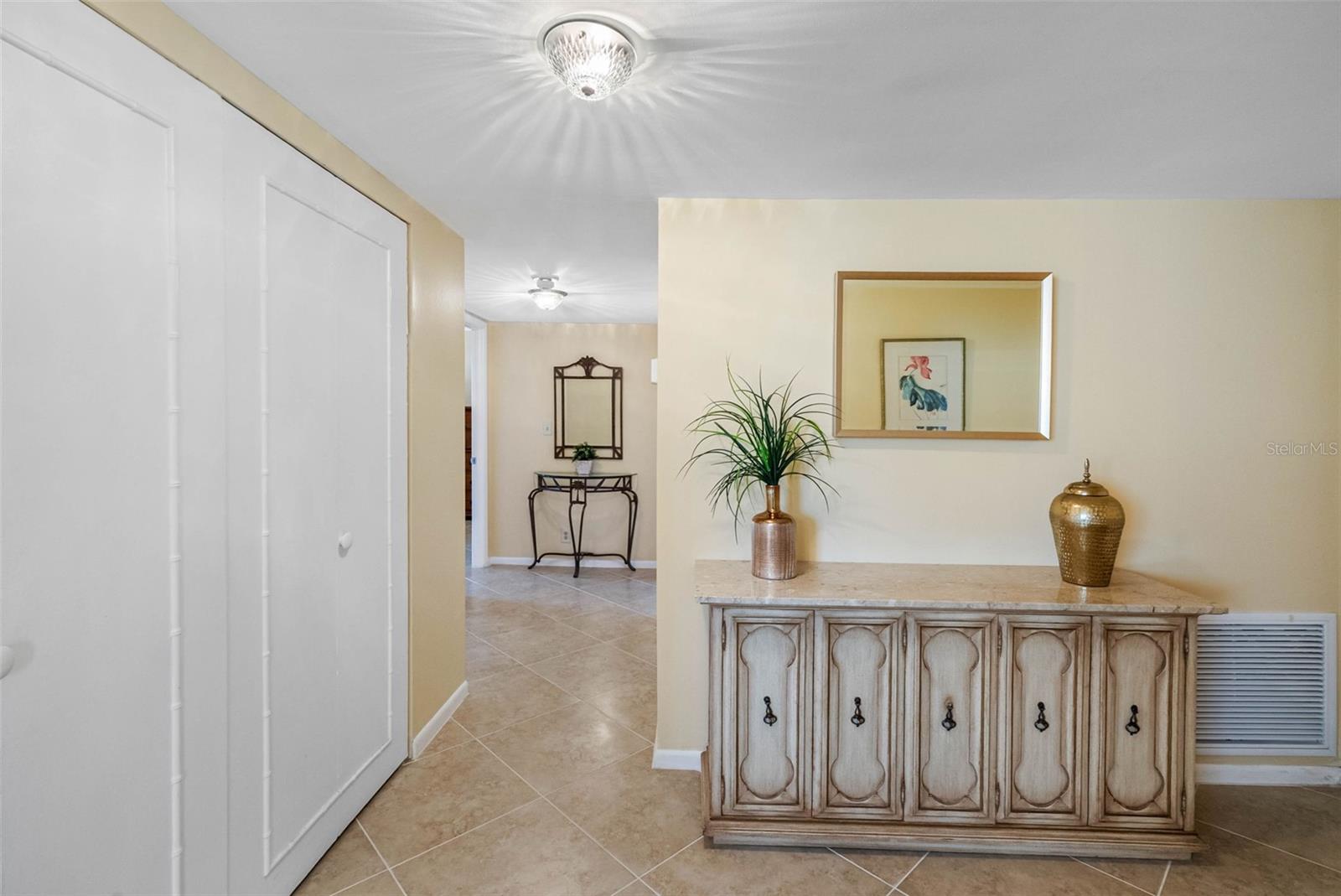 100 OAKMONT LN #203, BELLEAIR, FL, 33756