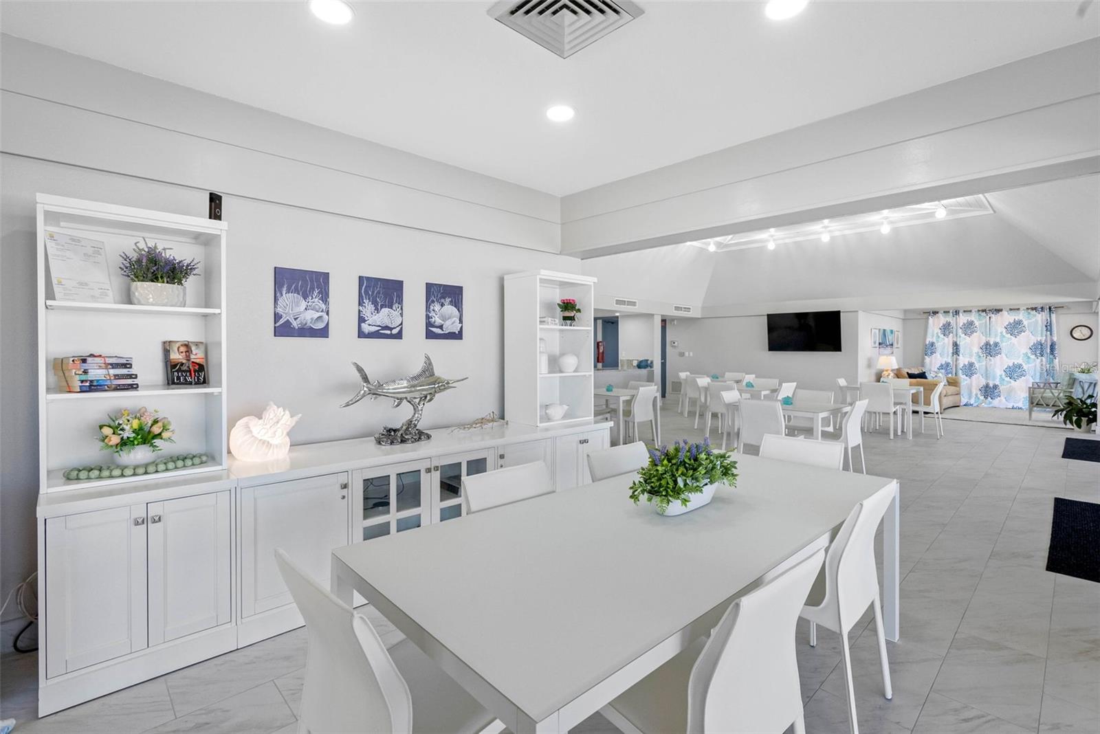 100 OAKMONT LN #203, BELLEAIR, FL, 33756