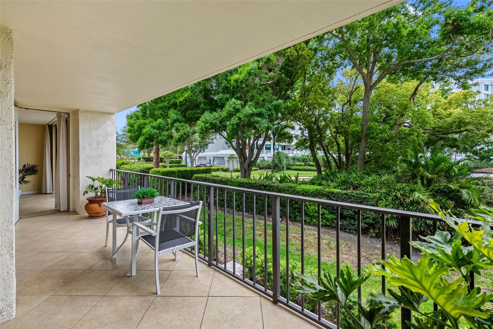 100 OAKMONT LN #203, BELLEAIR, FL, 33756