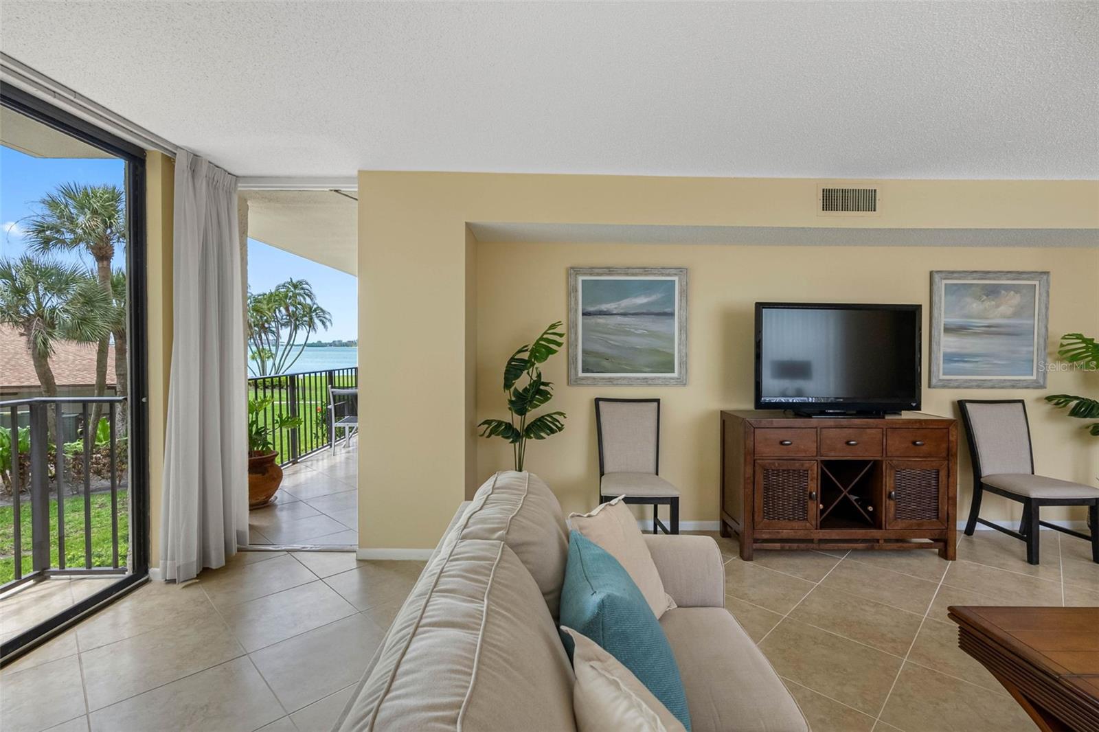 100 OAKMONT LN #203, BELLEAIR, FL, 33756