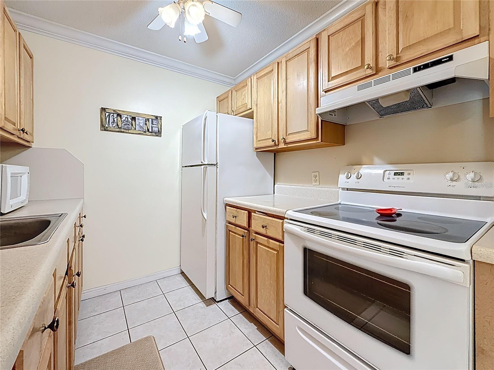 8425 112TH ST #104, SEMINOLE, FL, 33772