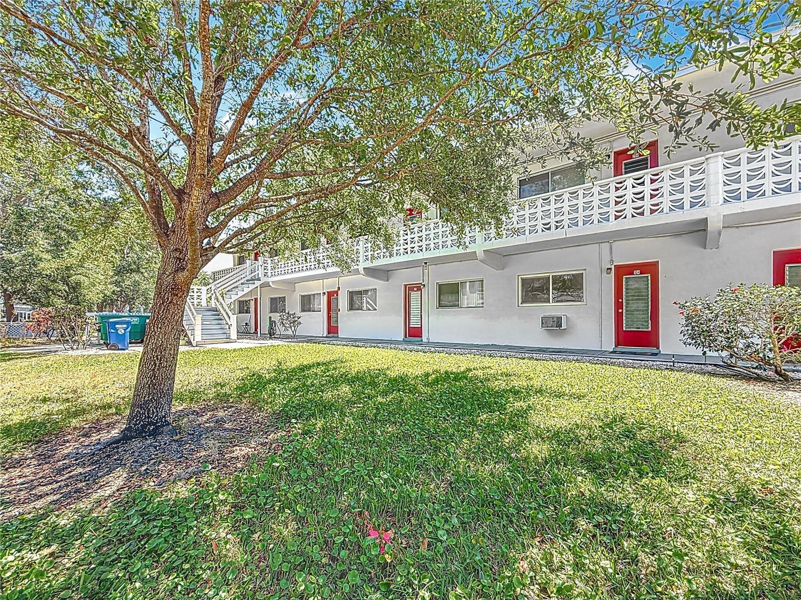 8425 112TH ST #104, SEMINOLE, FL, 33772