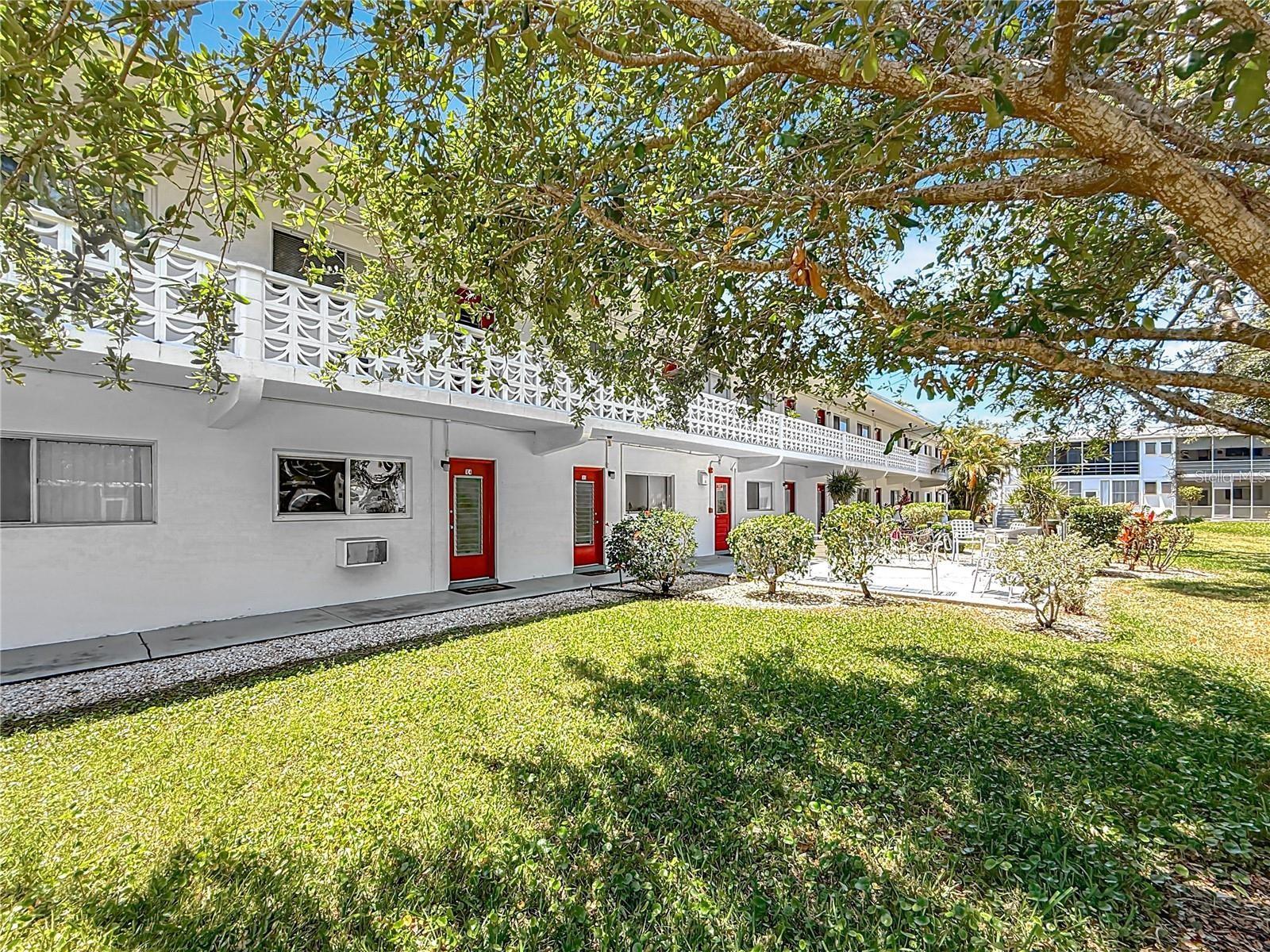 8425 112TH ST #104, SEMINOLE, FL, 33772