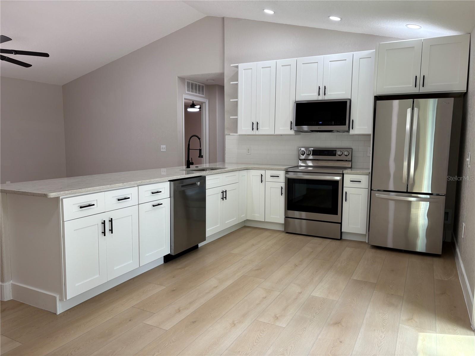 1160 W NEW YORK AVE, ORANGE CITY, FL, 32763