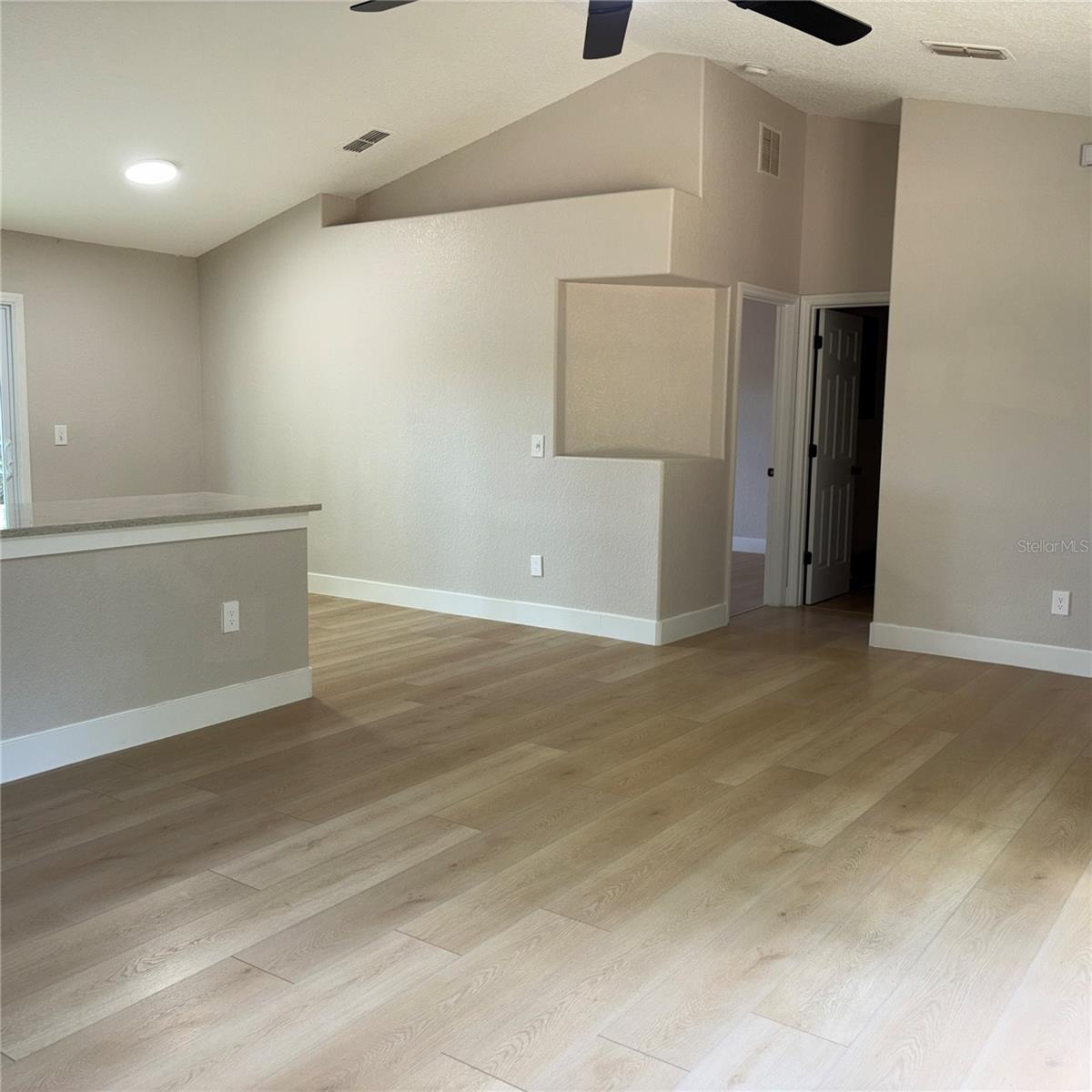 1160 W NEW YORK AVE, ORANGE CITY, FL, 32763