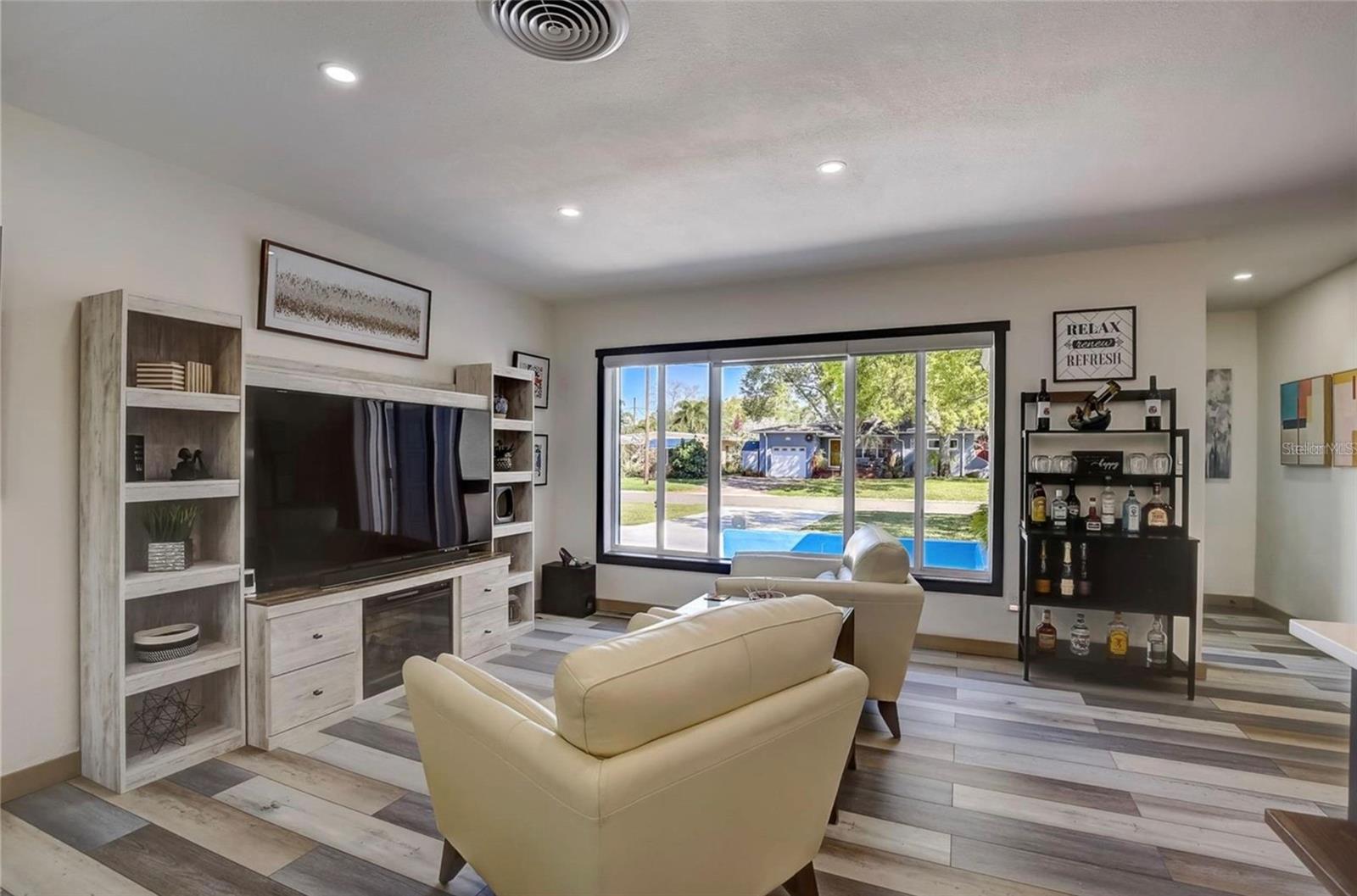 5428 7TH AVE N, ST PETERSBURG, FL, 33710