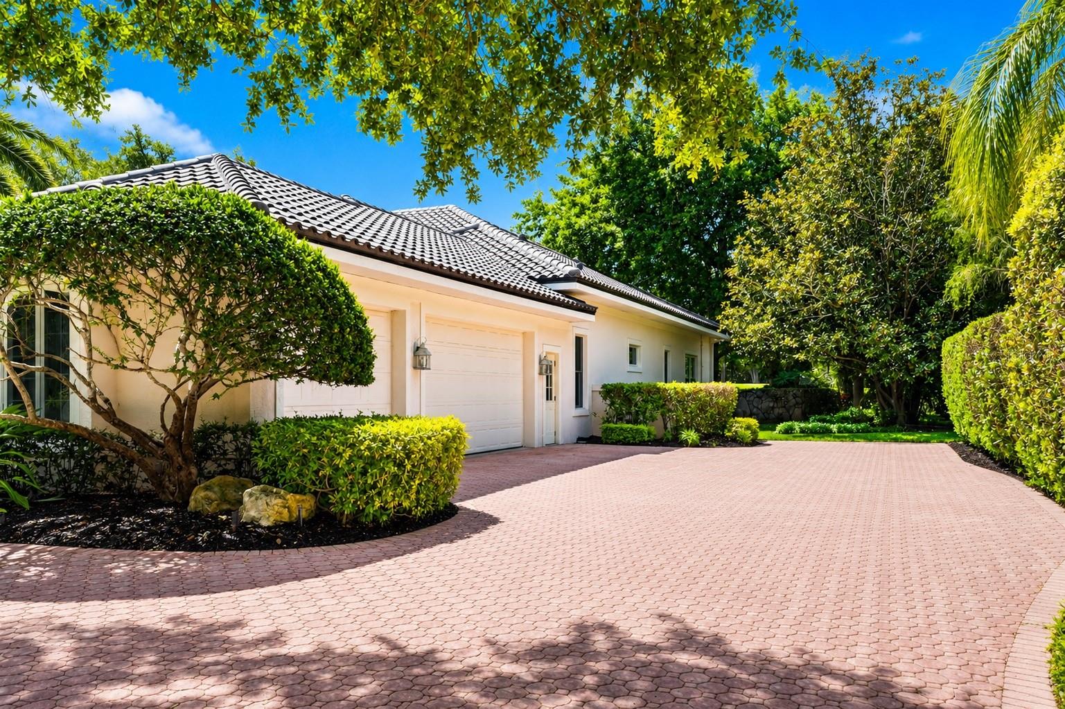 A4690018 Property Photo