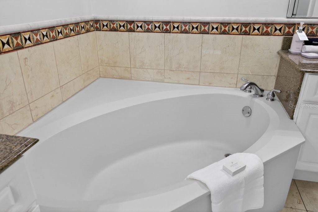 200 OCEAN CREST DR #517, PALM COAST, FL, 32137