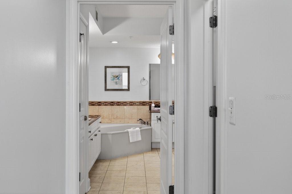 200 OCEAN CREST DR #517, PALM COAST, FL, 32137