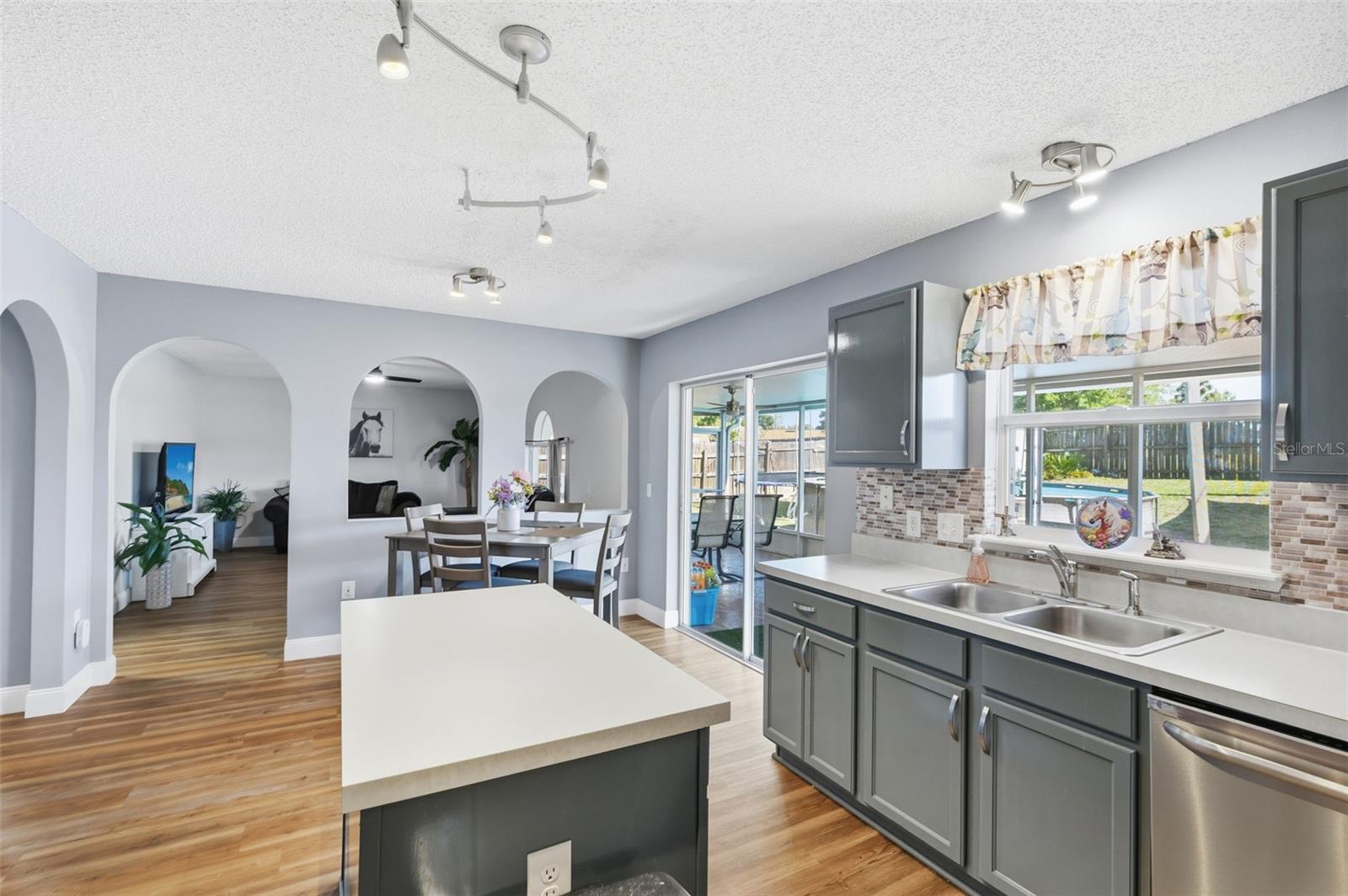 2150 SANDRIDGE CIR, EUSTIS, FL, 32726