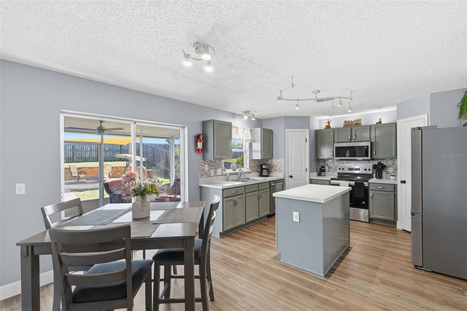 2150 SANDRIDGE CIR, EUSTIS, FL, 32726