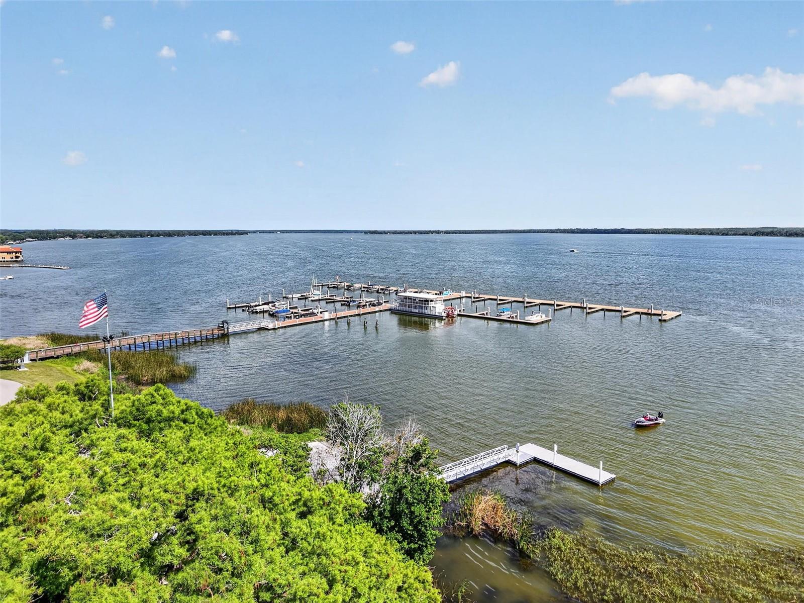 465 MARINA LN, TAVARES, FL, 32778