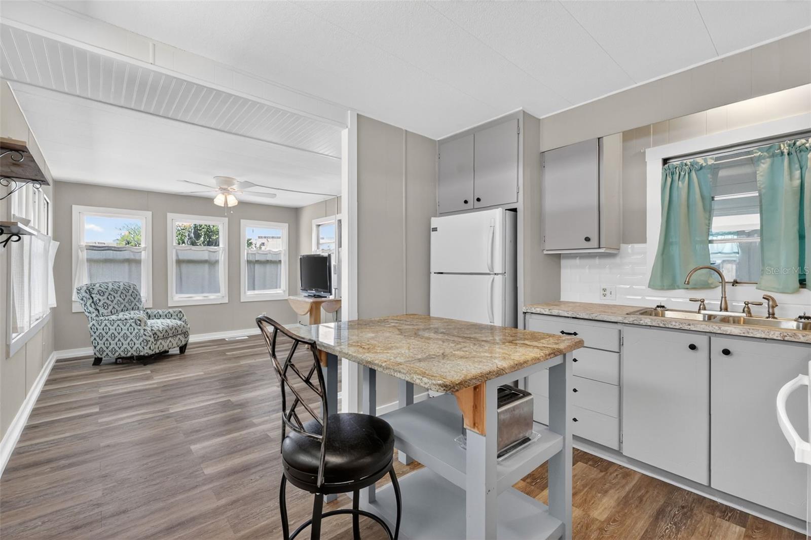 465 MARINA LN, TAVARES, FL, 32778