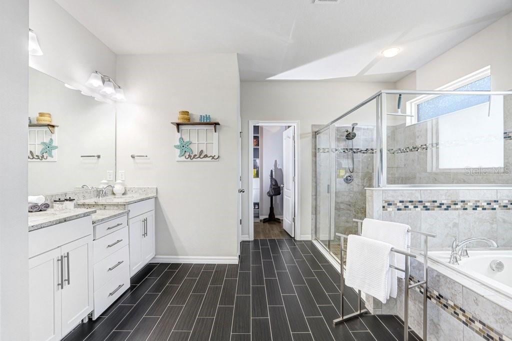 11642 LAKE LUCAYA DR, RIVERVIEW, FL, 33579