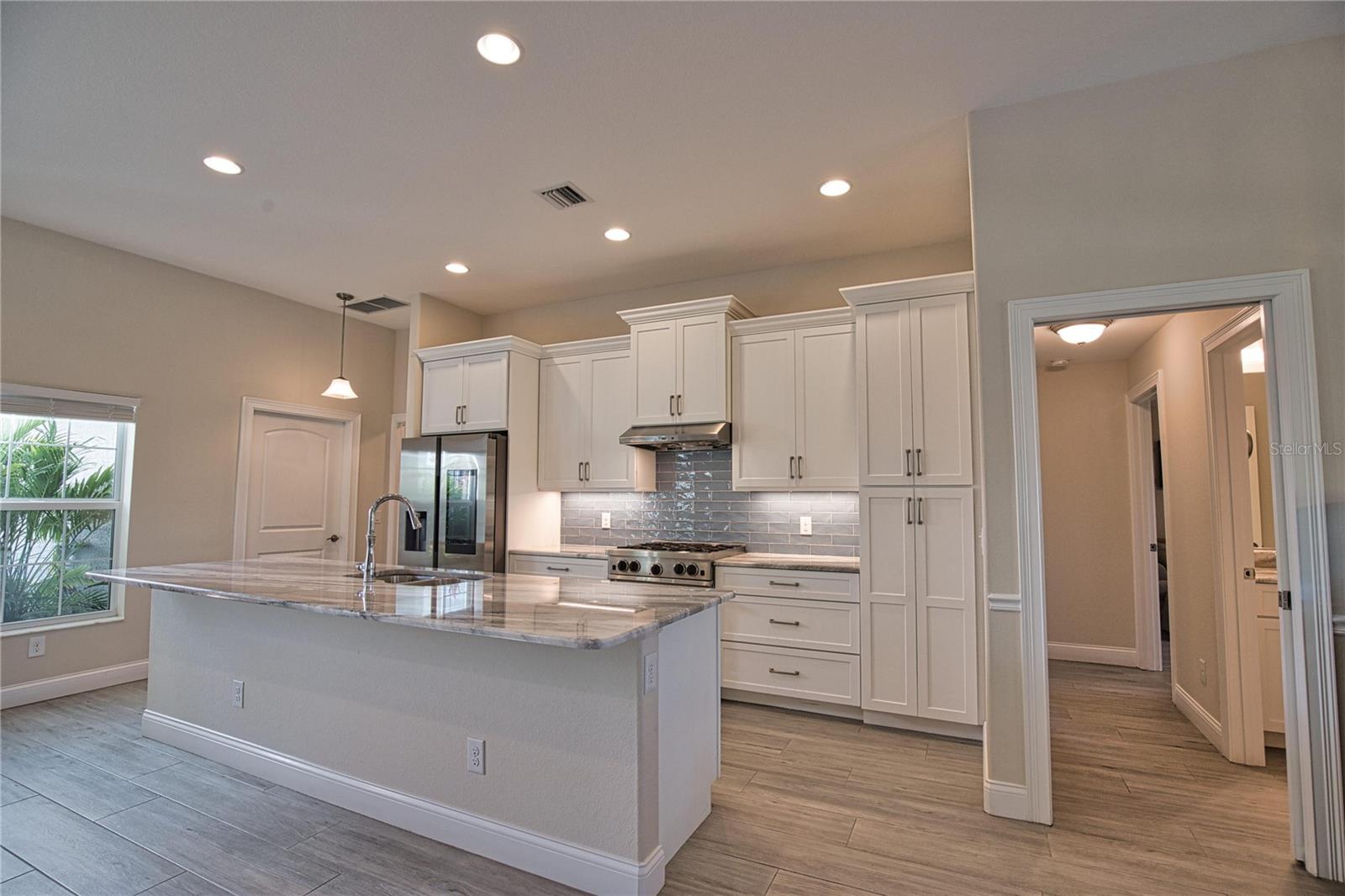 916 BOUNDARY BLVD, ROTONDA WEST, FL, 33947