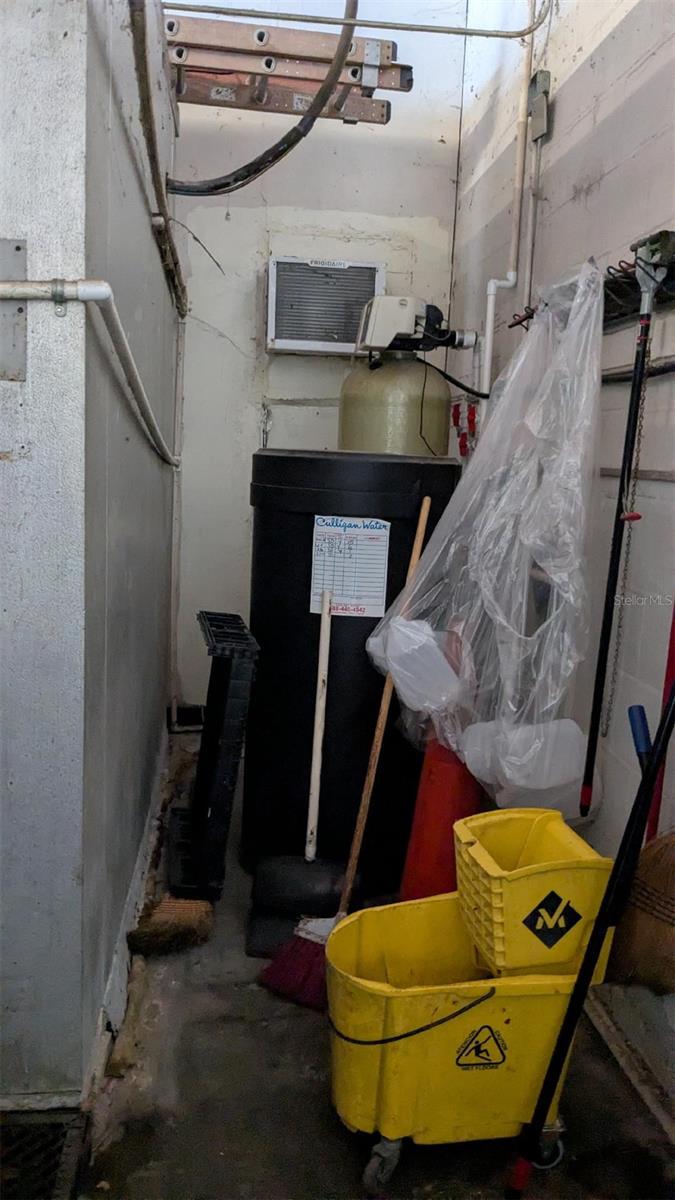 4605 REECE RD #8 & 9, PLANT CITY, FL, 33566