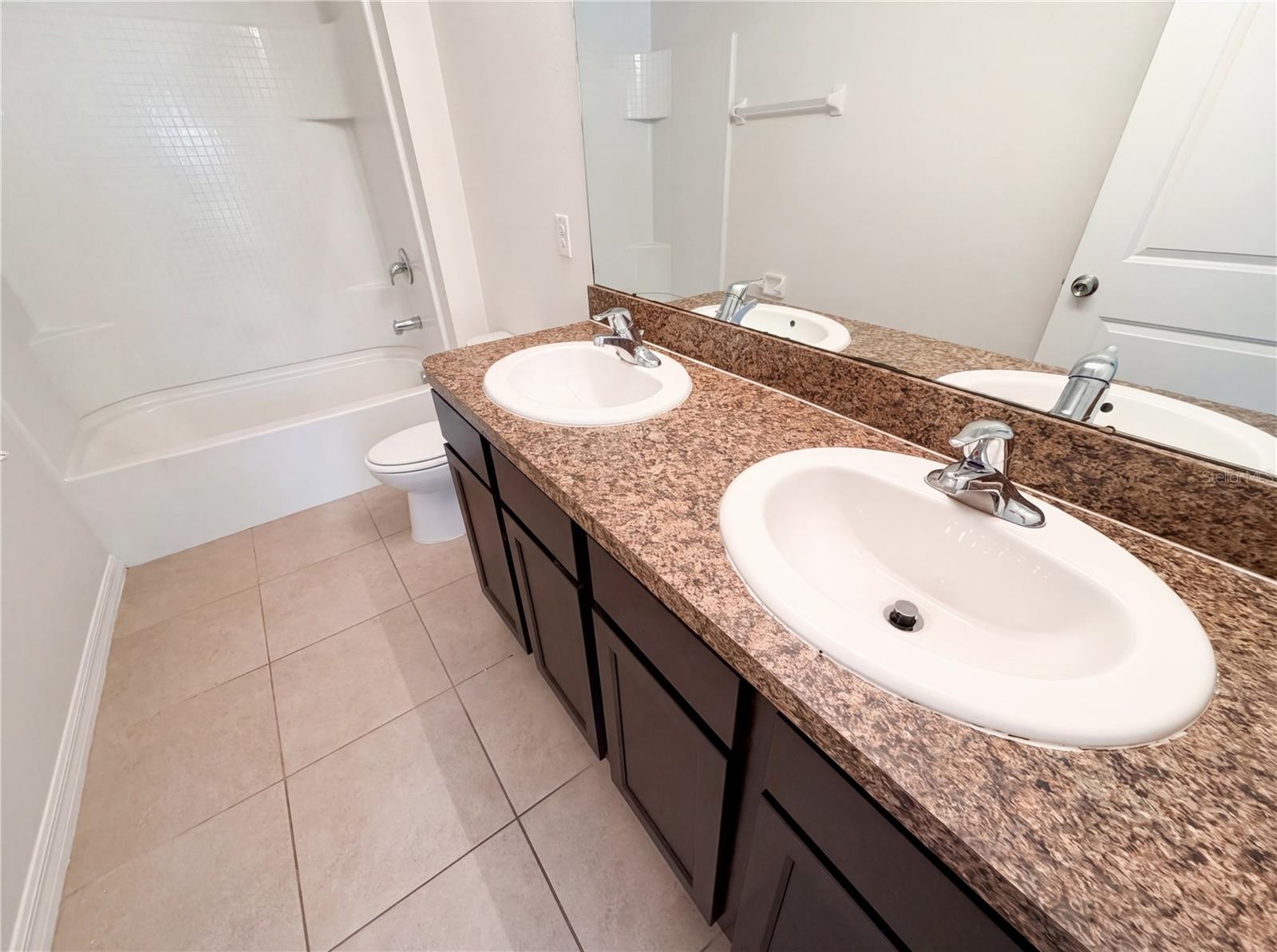 10225 MANGROVE WELL RD, SUN CITY CENTER, FL, 33573