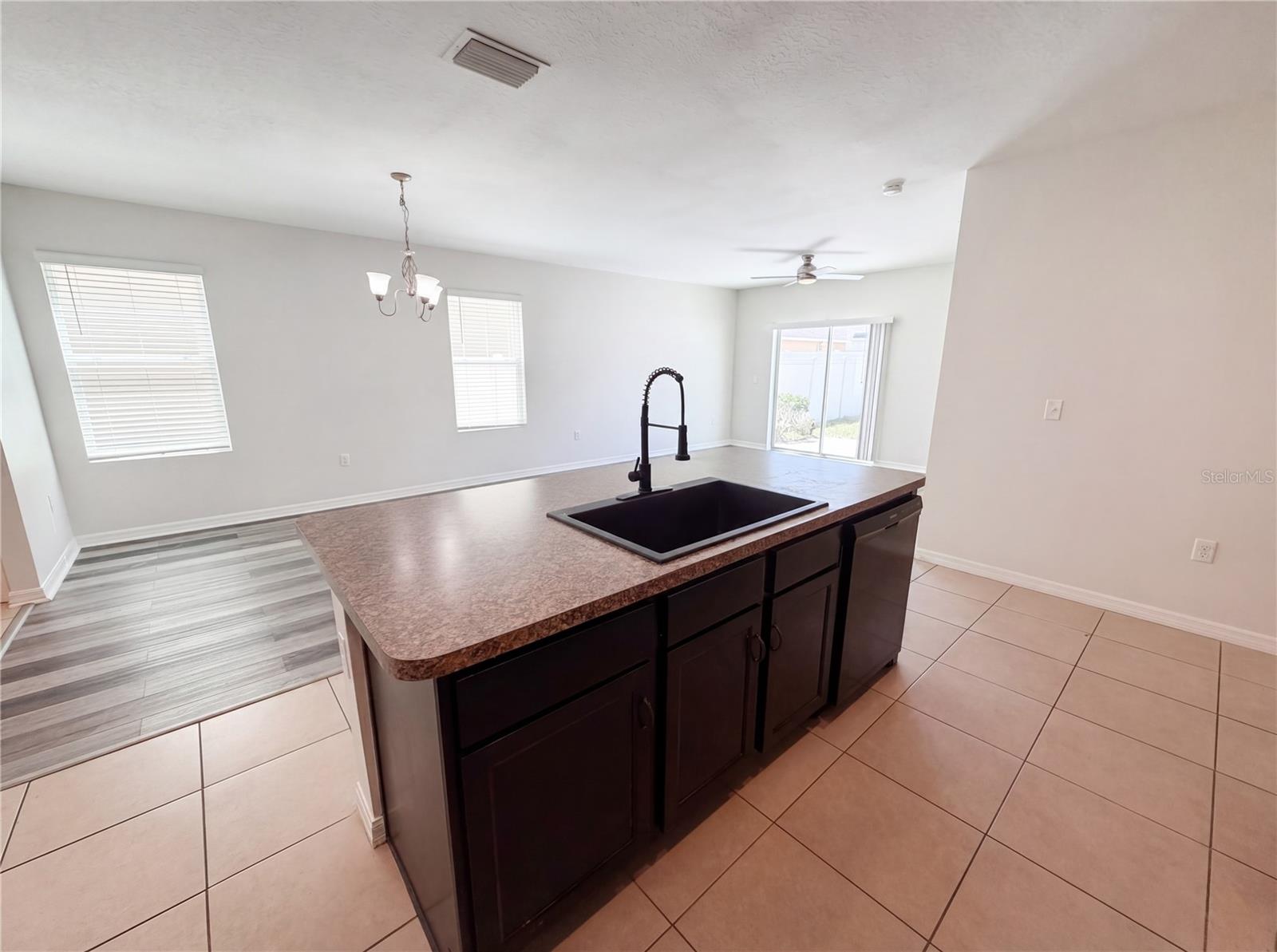 10225 MANGROVE WELL RD, SUN CITY CENTER, FL, 33573