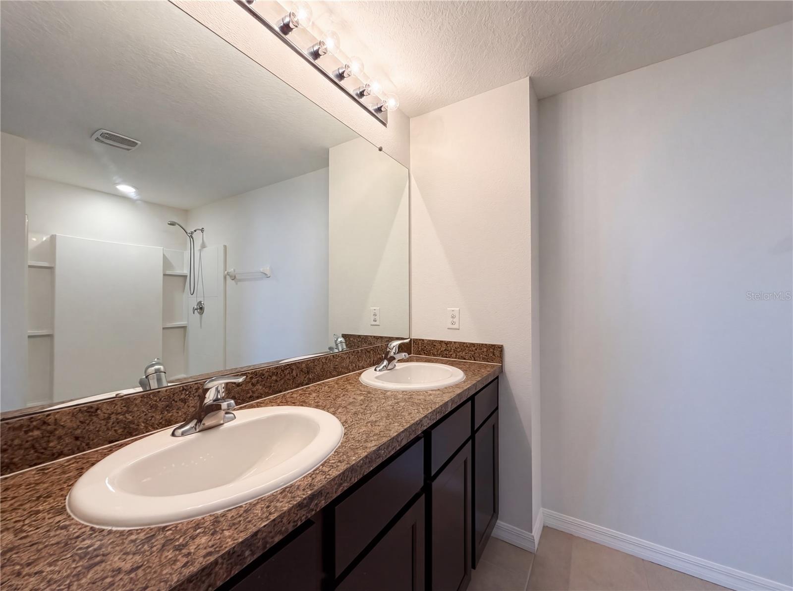 10225 MANGROVE WELL RD, SUN CITY CENTER, FL, 33573