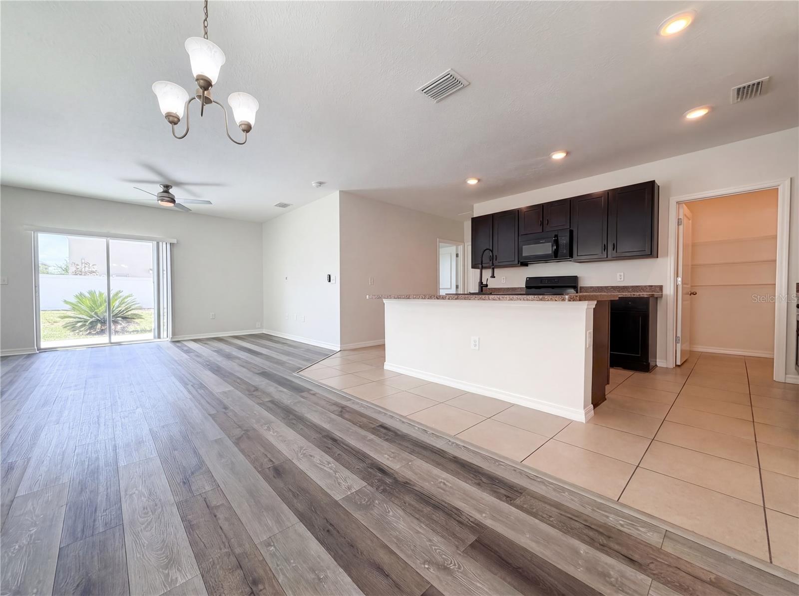 10225 MANGROVE WELL RD, SUN CITY CENTER, FL, 33573