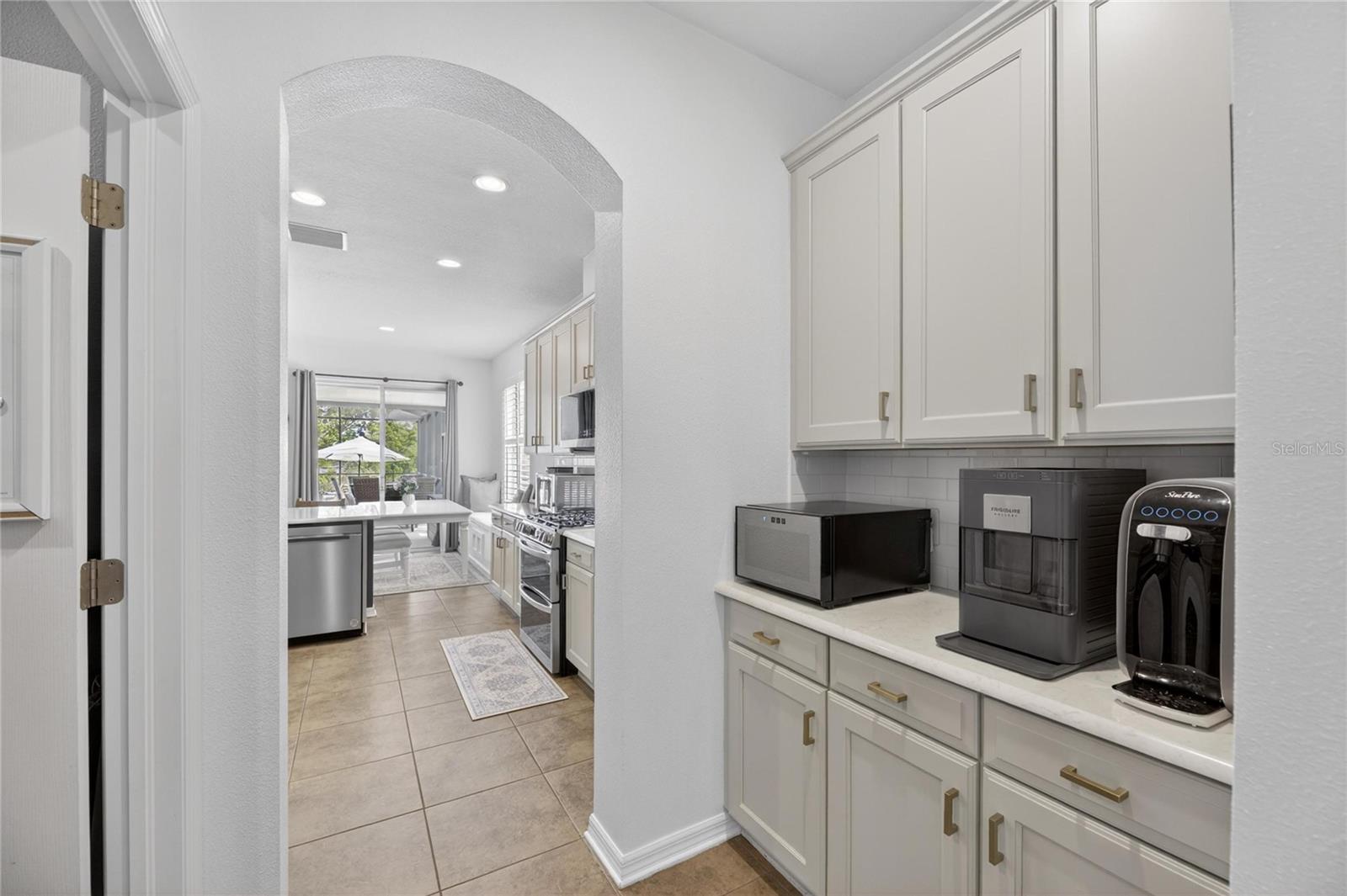 8115 SAVANNAH POINT CT, TAMPA, FL, 33647