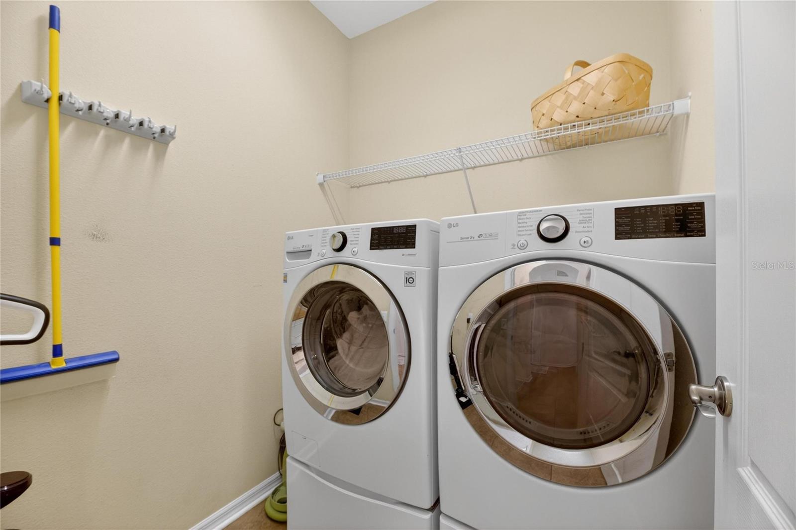 8115 SAVANNAH POINT CT, TAMPA, FL, 33647