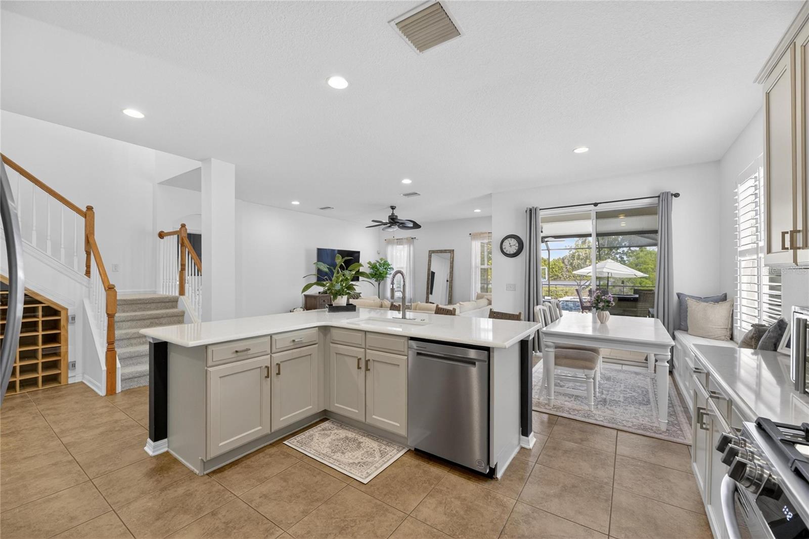 8115 SAVANNAH POINT CT, TAMPA, FL, 33647