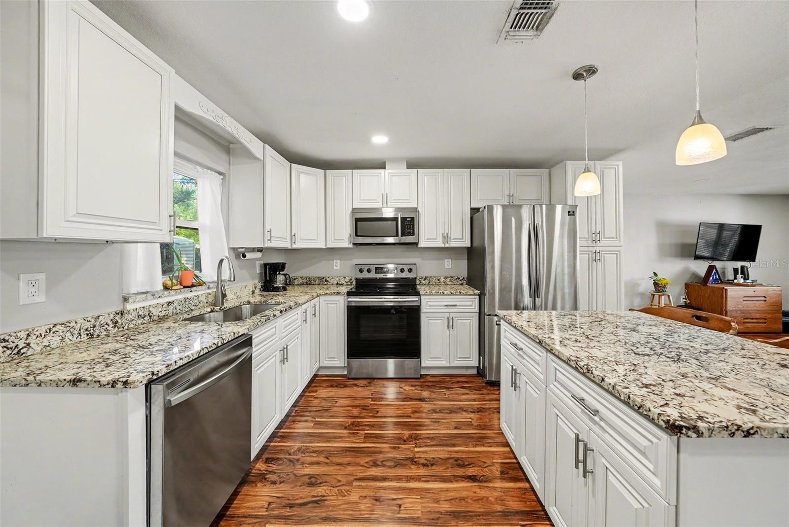 4015 W LAND AVE #2, TAMPA, FL, 33616