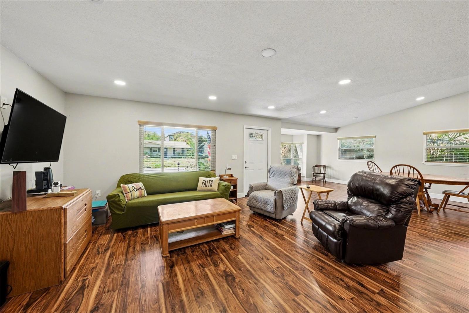 4015 W LAND AVE #2, TAMPA, FL, 33616