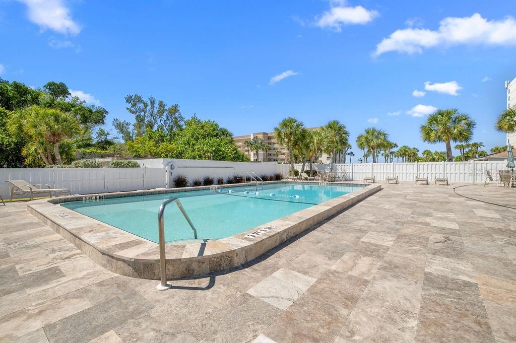 600 SUTTON PL #B302, LONGBOAT KEY, FL, 34228