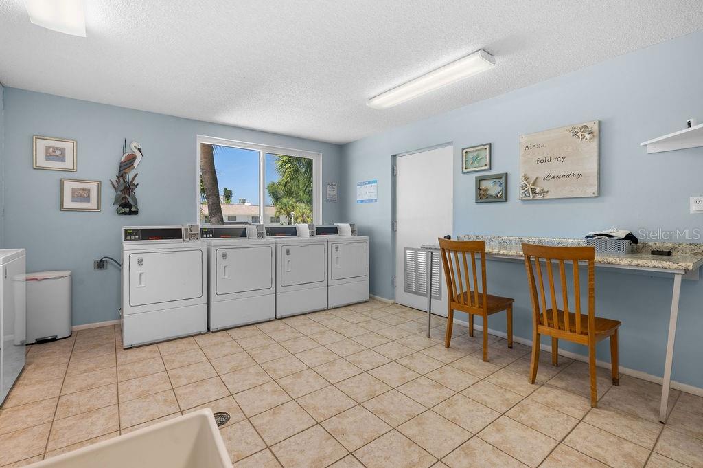 600 SUTTON PL #B302, LONGBOAT KEY, FL, 34228