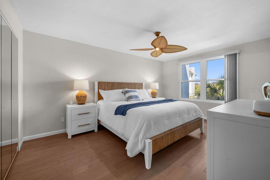 600 SUTTON PL #B302, LONGBOAT KEY, FL, 34228