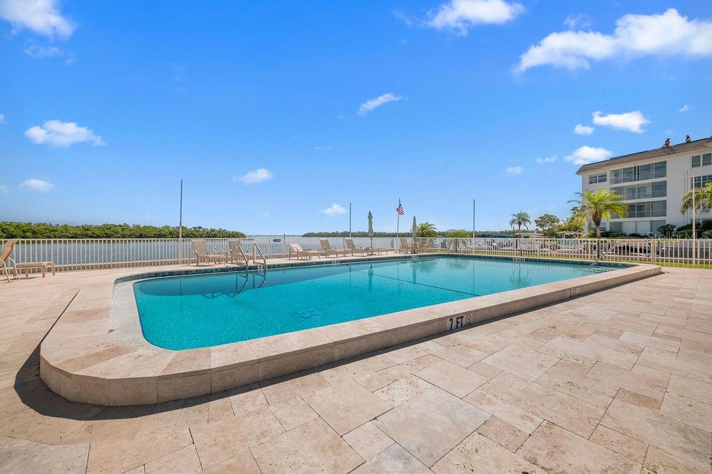 600 SUTTON PL #B302, LONGBOAT KEY, FL, 34228