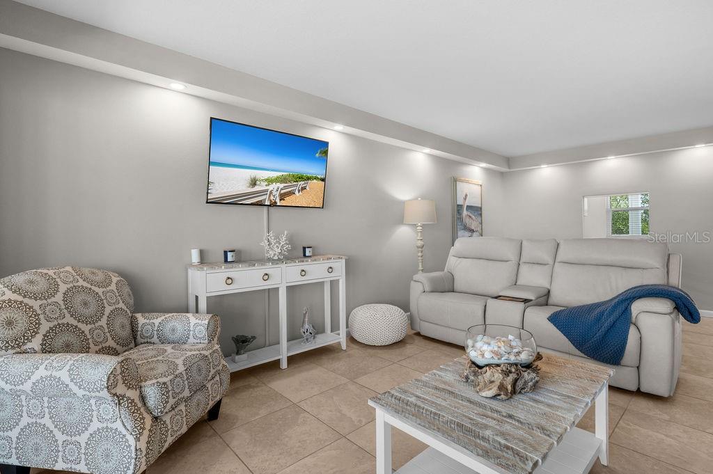 600 SUTTON PL #B302, LONGBOAT KEY, FL, 34228