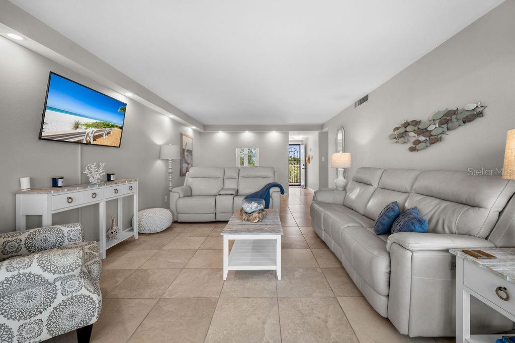 600 SUTTON PL #B302, LONGBOAT KEY, FL, 34228