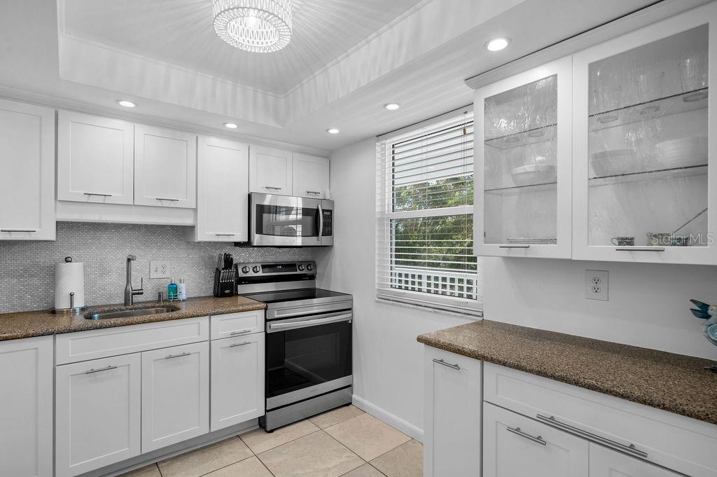 600 SUTTON PL #B302, LONGBOAT KEY, FL, 34228