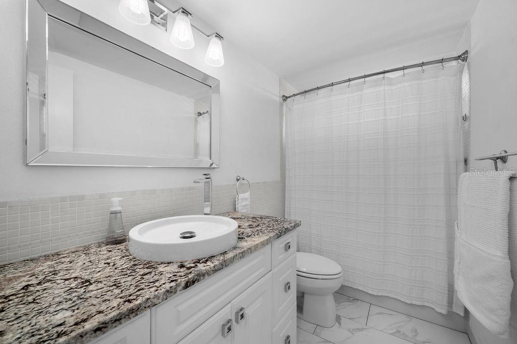 600 SUTTON PL #B302, LONGBOAT KEY, FL, 34228