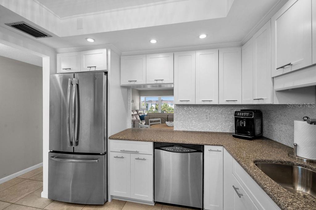 600 SUTTON PL #B302, LONGBOAT KEY, FL, 34228