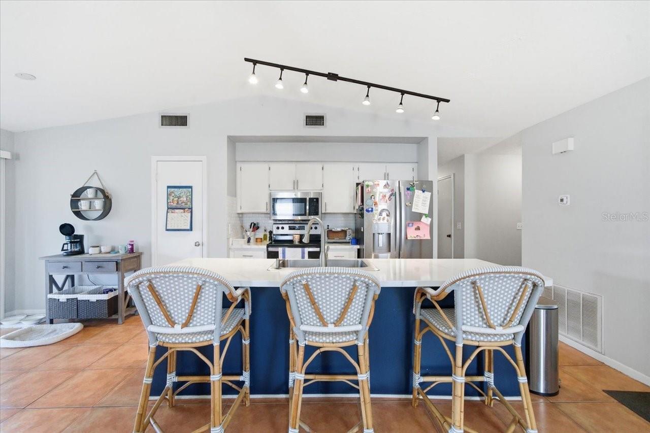 5405 STORK CT, TAMPA, FL, 33625