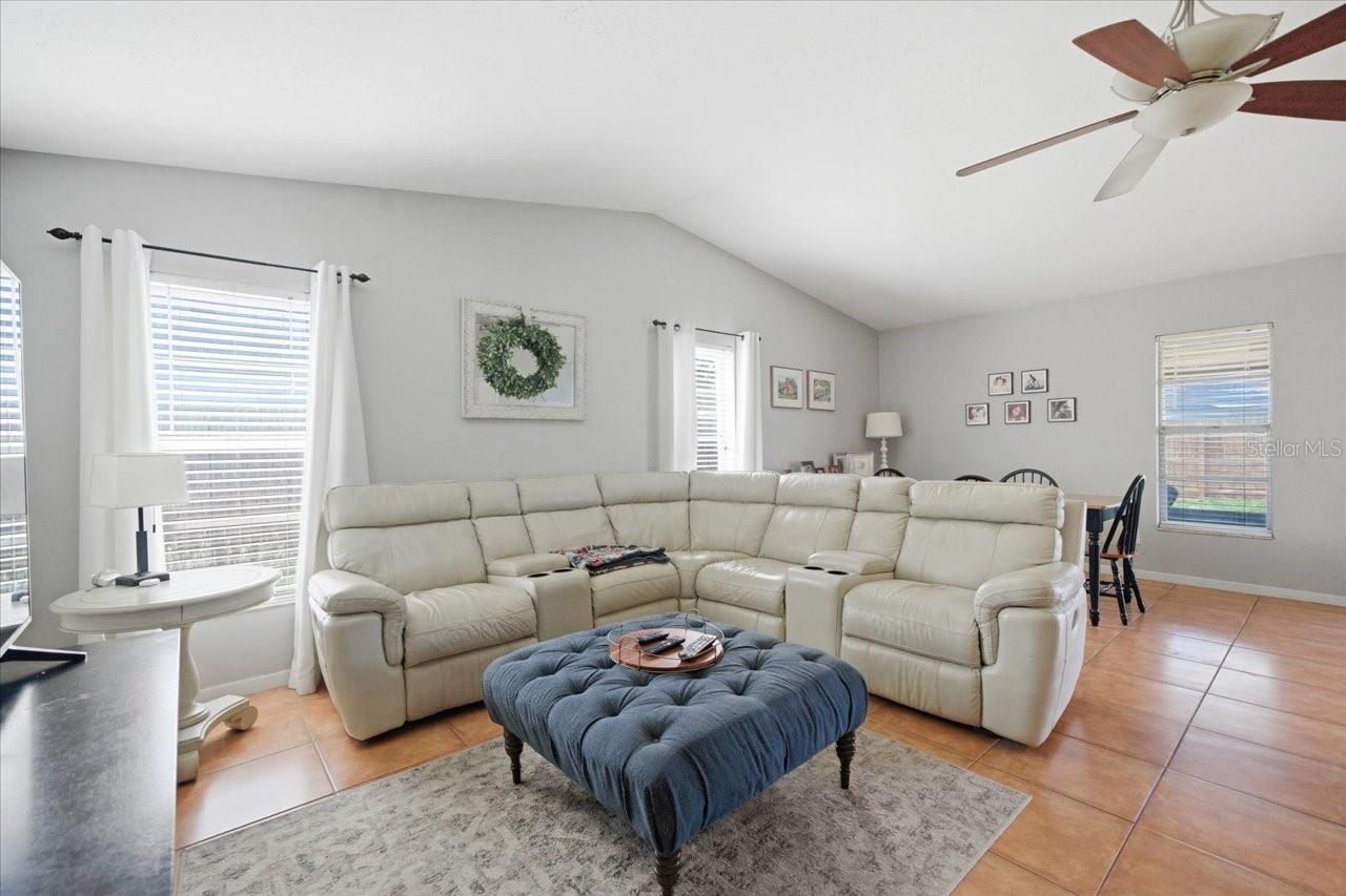 5405 STORK CT, TAMPA, FL, 33625