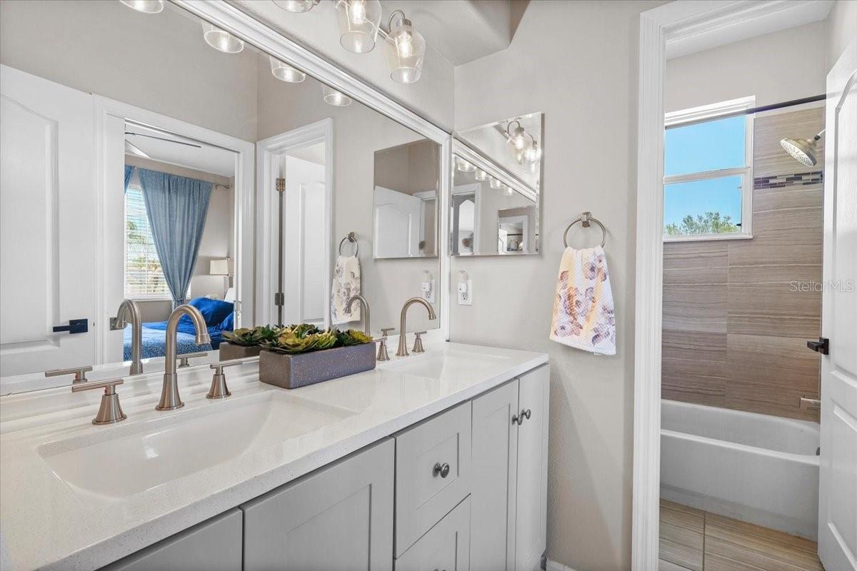 6841 BOUGANVILLEA CRESCENT DR, ORLANDO, FL, 32809